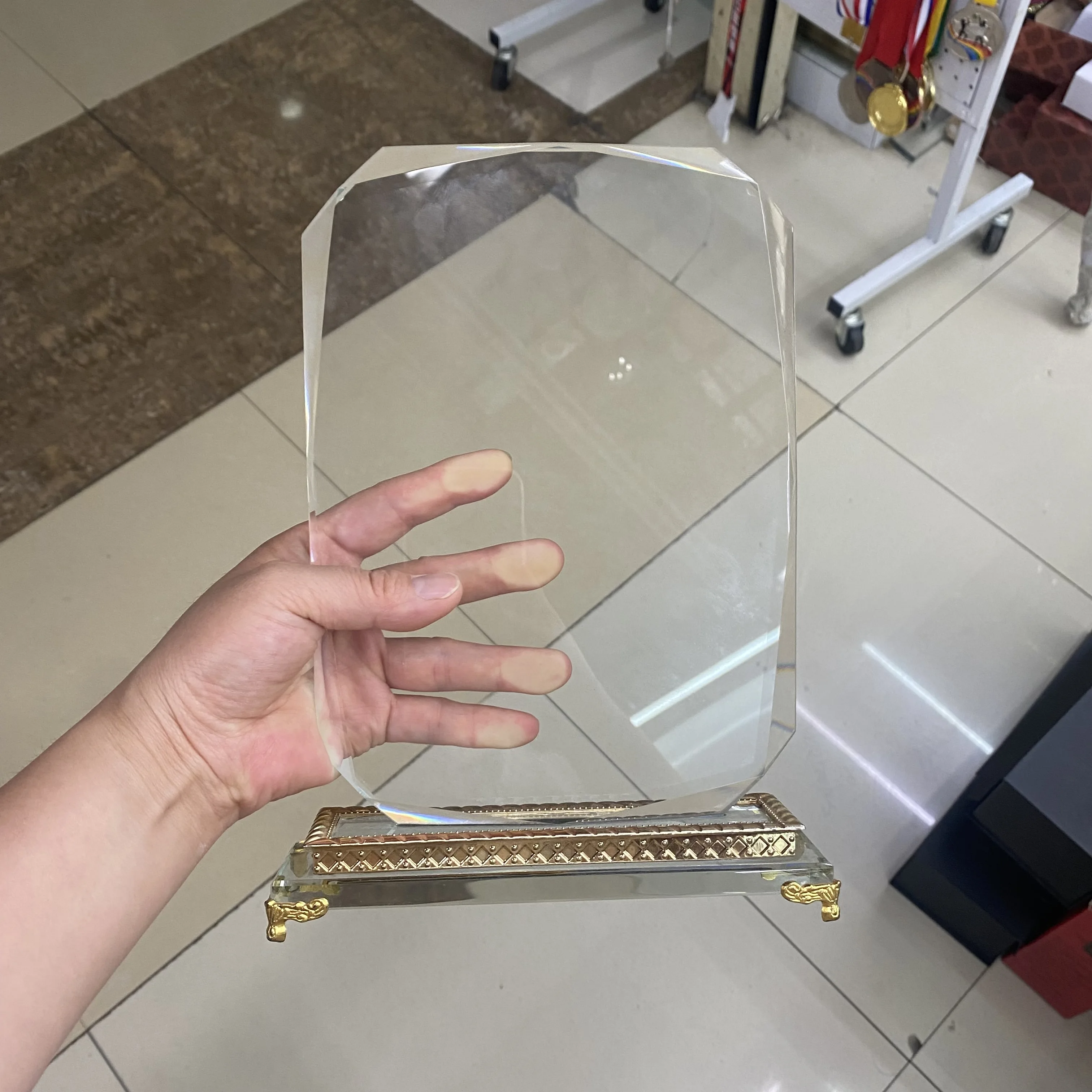 Хит продаж стеклянные награды и трофеи yiwu для сувениров