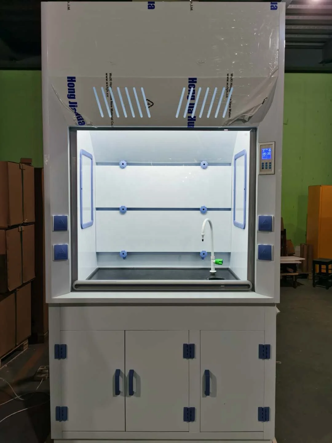 2020 new designed Laboratory PP Fume Hood for labs application.