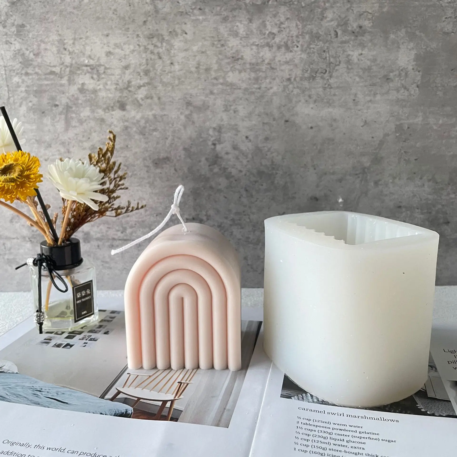 Hot Selling DIY Cute Fluted Swirl Irregular Shape Candle Mold Twist Ripple Fancy Rainbow Resin Arch CandleSilicone Mold