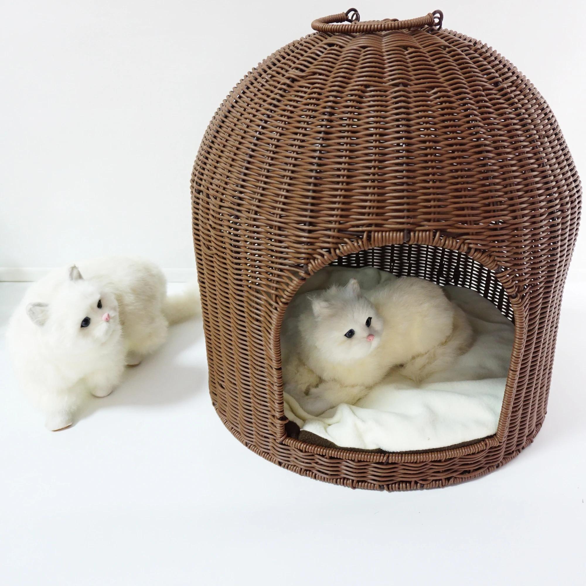 XH Luxury Handmade weaving Plastic Rattan resin wicker Woven Washable dog home cat Kennel house with mattress Pet cages basket
