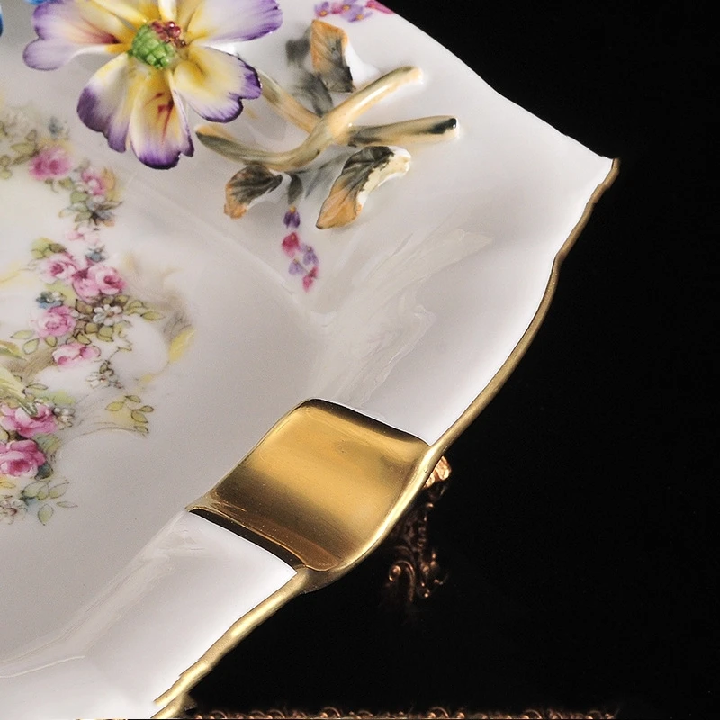 European-style ceramics with copper ornaments ashtray ornaments with copper gilt hand-kneaded flower ashtray