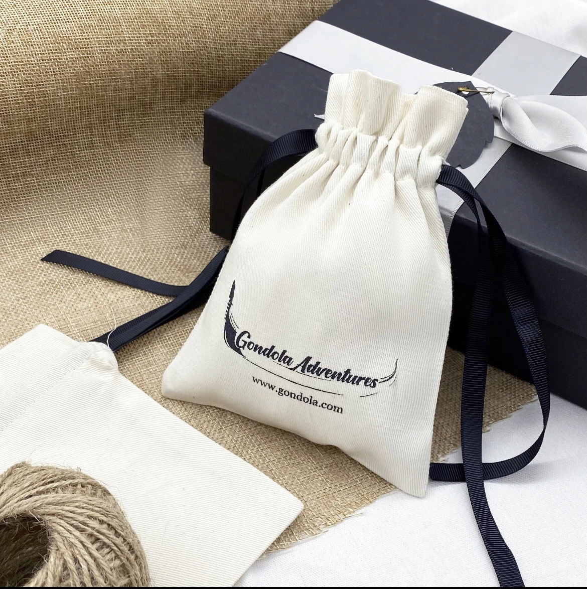 Custom Logo Natural Promotional Cotton Canvas Packaging Bag Gift Cotton Jewelry Pouch Cosmetics Pouch