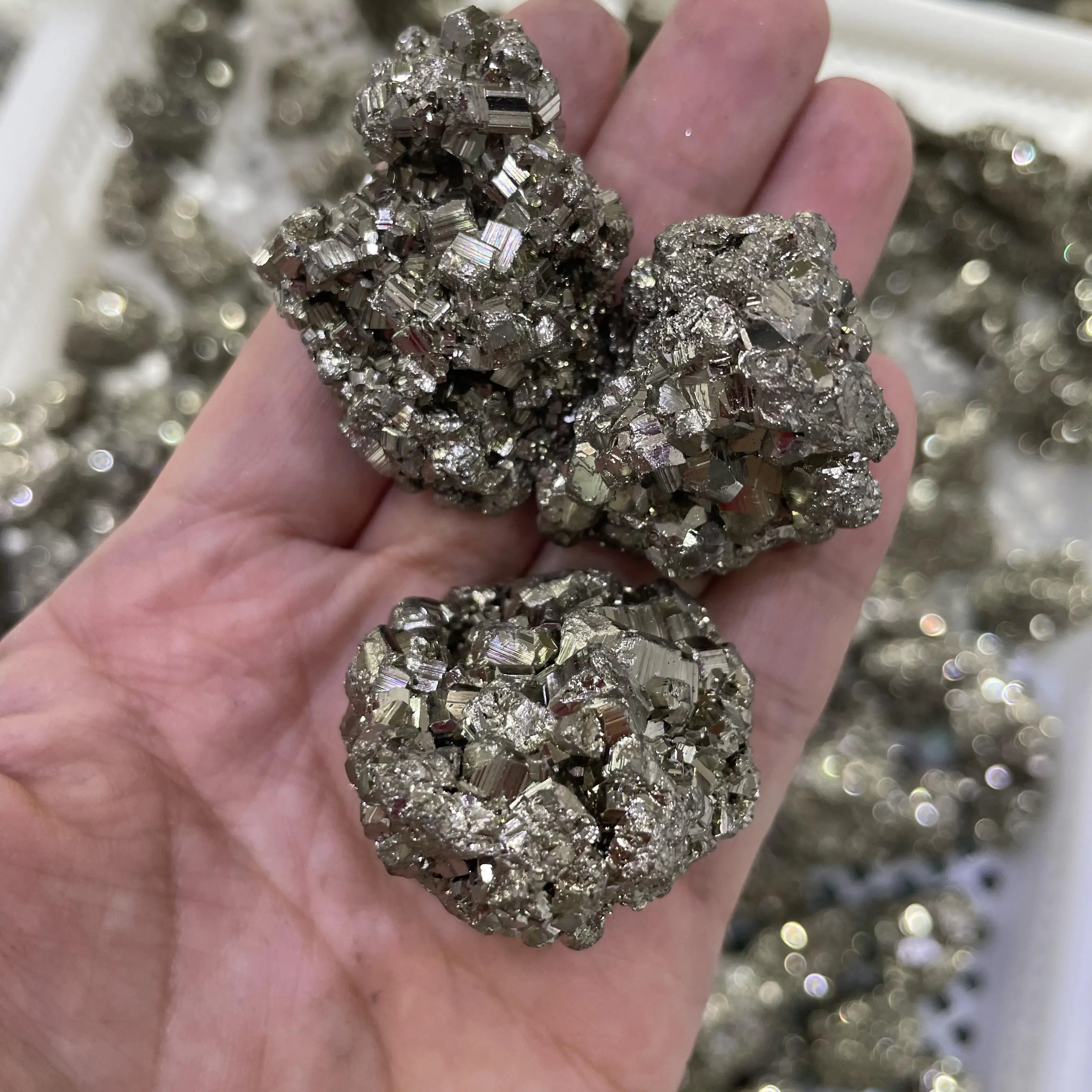 Wholesale natural raw pyrite ore rock crystal quartz stones copper pyrite rough material healing stones for decoration