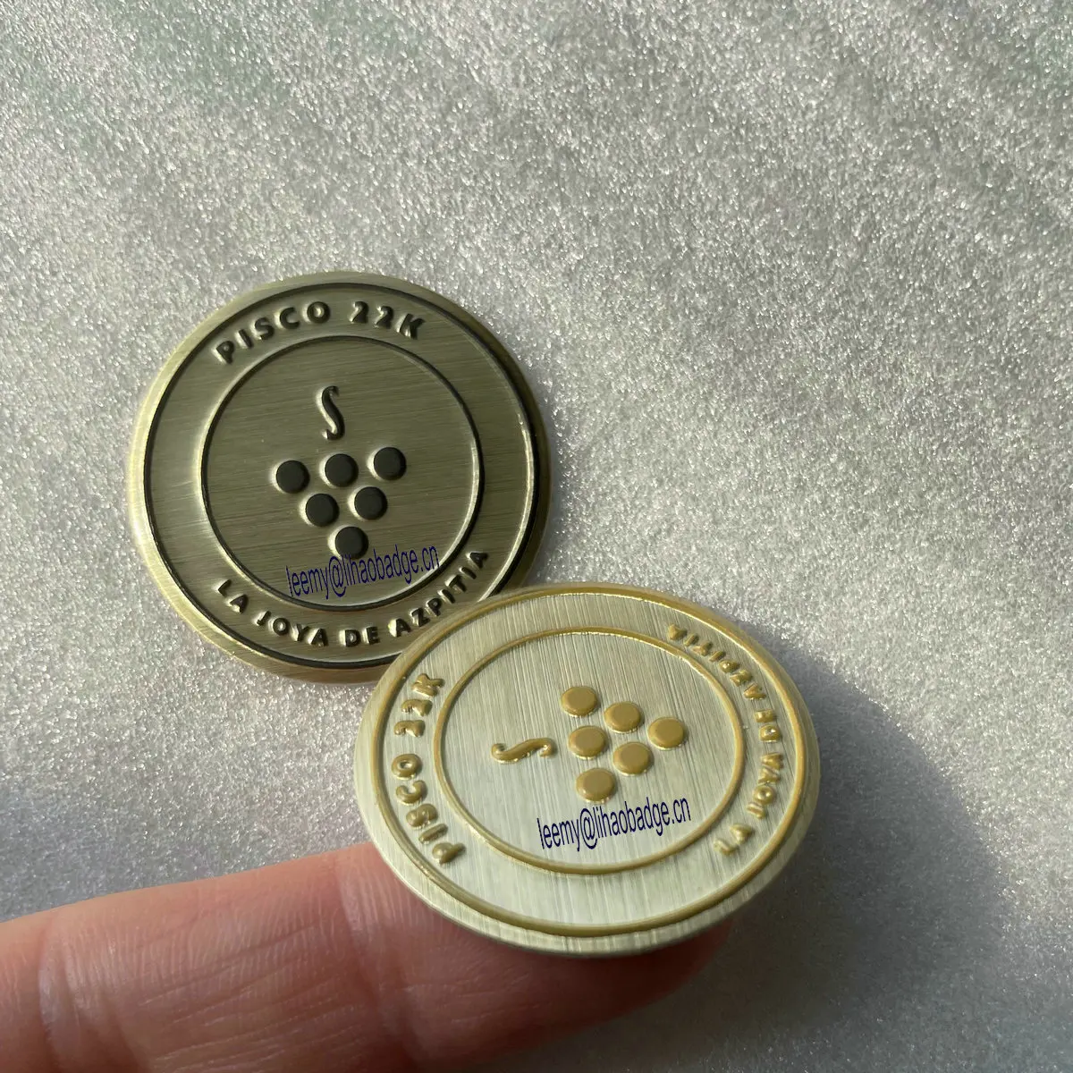 glossy shiny gold silver aluminum metal packing label custom wine bottles label wax seal sticker