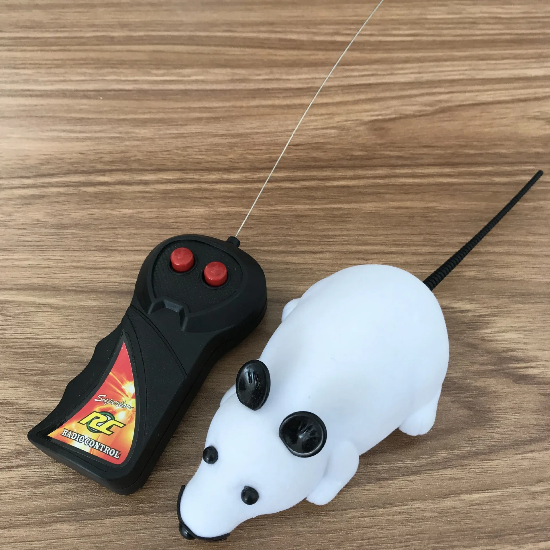 Игрушка-котенок с дистанционным управлением