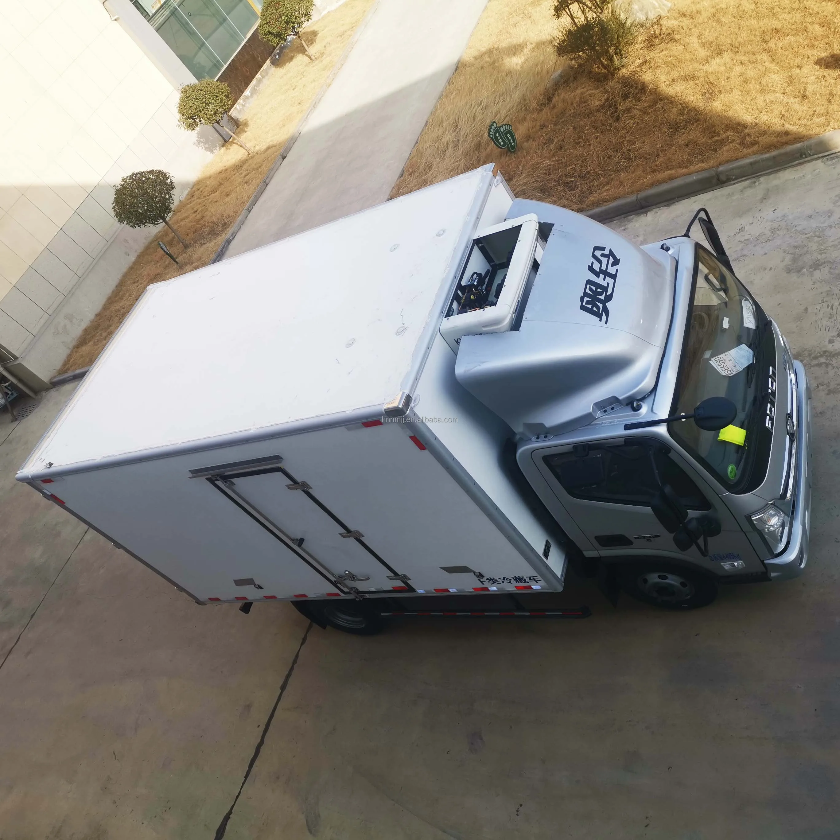 FOTON 2 ton freezer refrigerated truck refrigeration trucks for vegetables cooling van truck