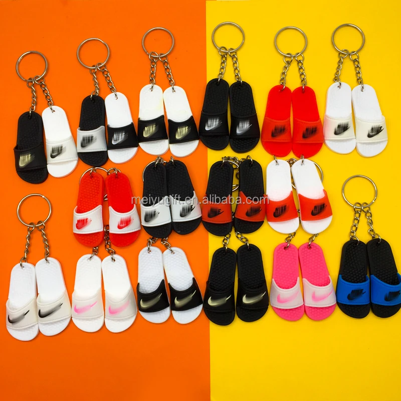 Basketball shoe keychain custom 3d sneaker keychain with box personalize 3d trainers keychain rubber 3d 3n
