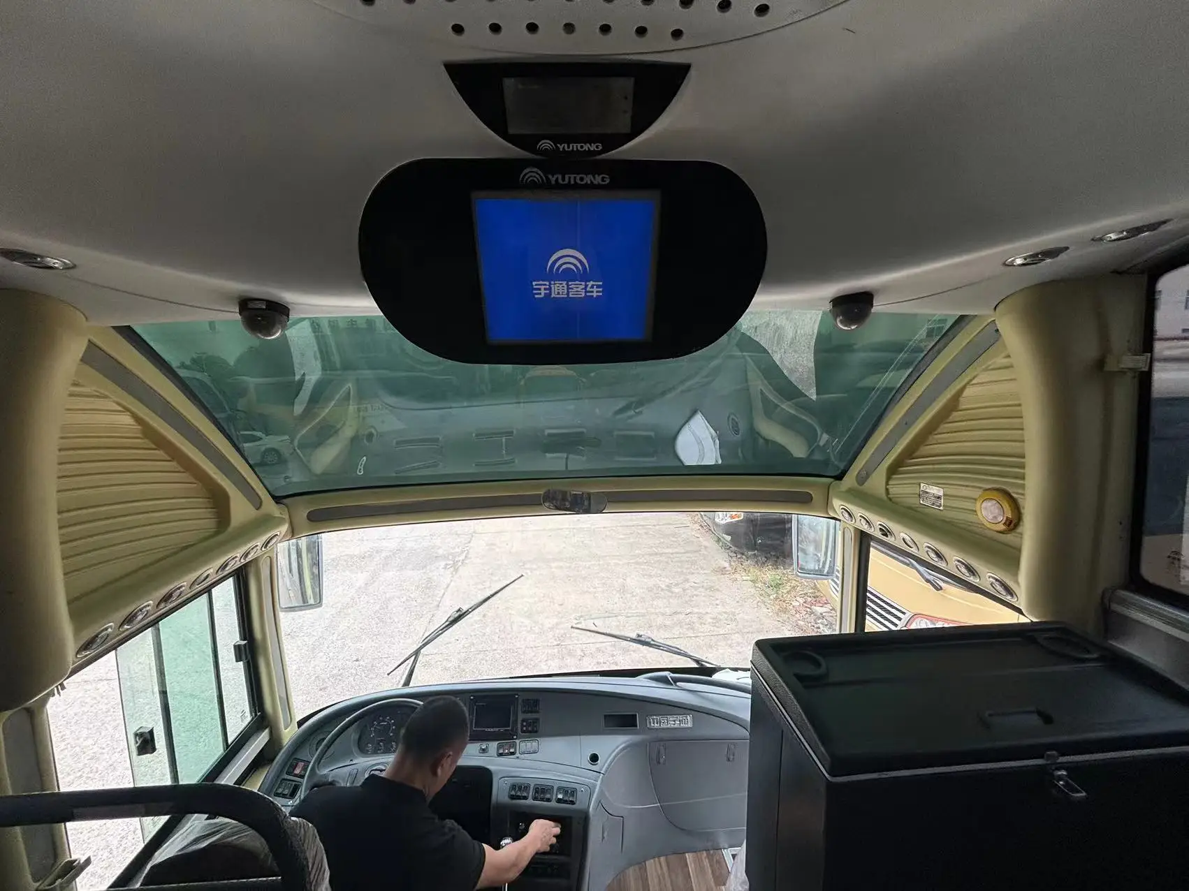 Low price 53-70 seats luxury bus price rear engine used coach bus city buses