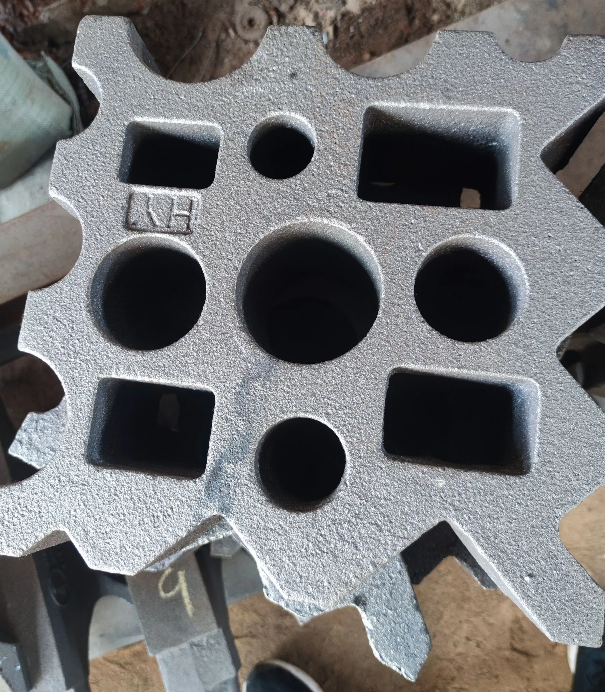 High Quality Cast Steel Anvil Blacksmith Forge Tong and Swage Block Tool Parts for Blacksmith Use Black Color