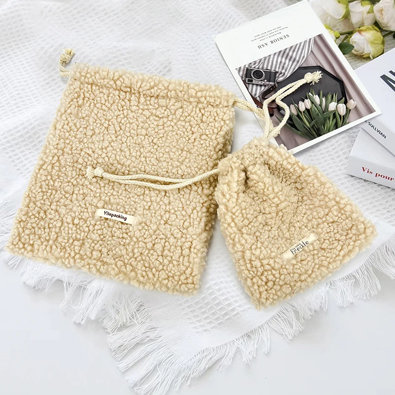 SA8000 GRS Yile Custom Fleece Drawstring Bag with Cotton Lining Sherpa Women Cosmetic Travel Pouch Favor Bags