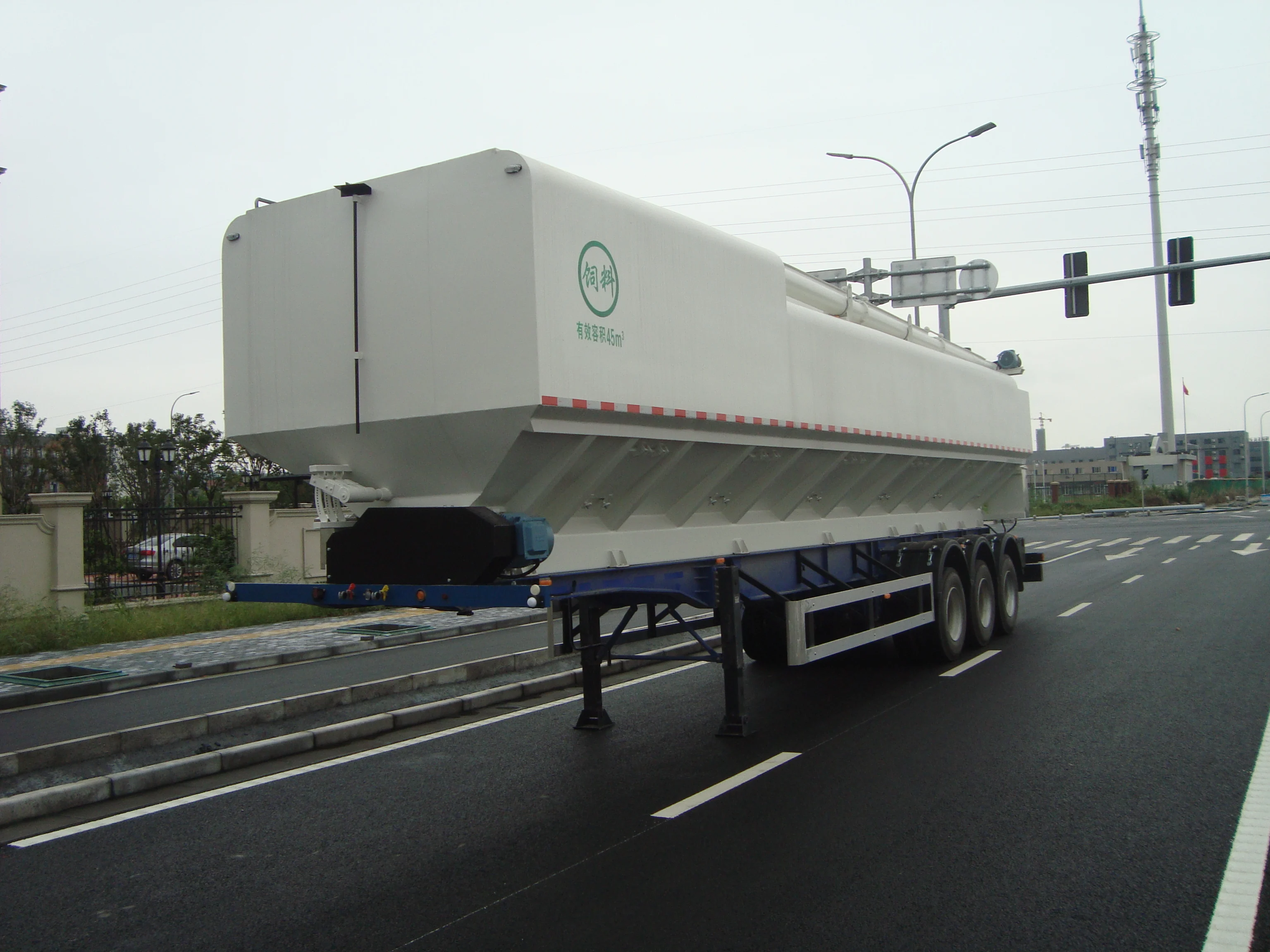 
Factory supply hydraulic auger animal truck aluminum tank bulk feed trailer 