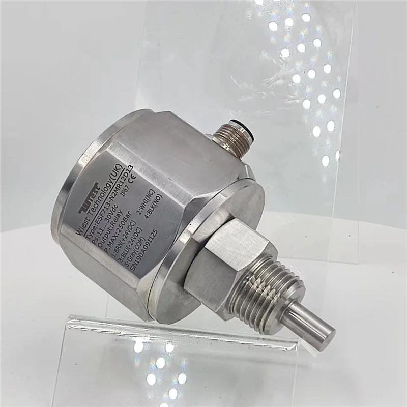 High accuracy electronic oil flow switch with high Protection Grade IP 67 of Flow Sensors
