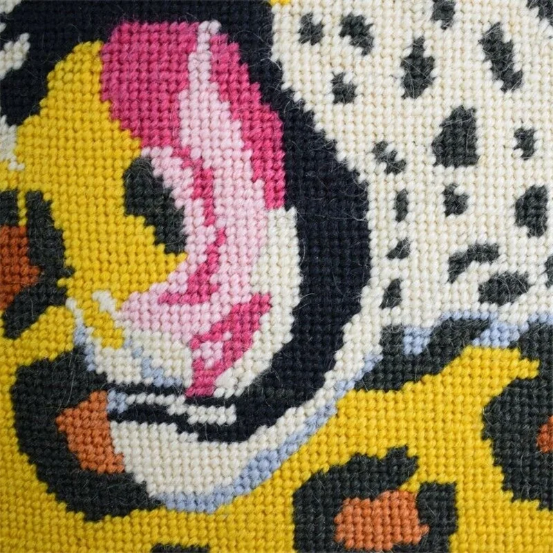 2022 Wholesale China Hand Needlepoint Leopard Print Square Sofa Cushion