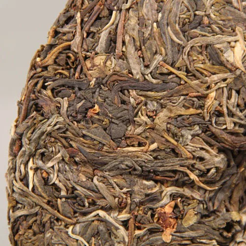 Factory Supply Famous Chinese Puerh Yiwu Ancient Tree  Hand Made Shen Puer Cha Bing Yunnan qi Zi Bing Cha