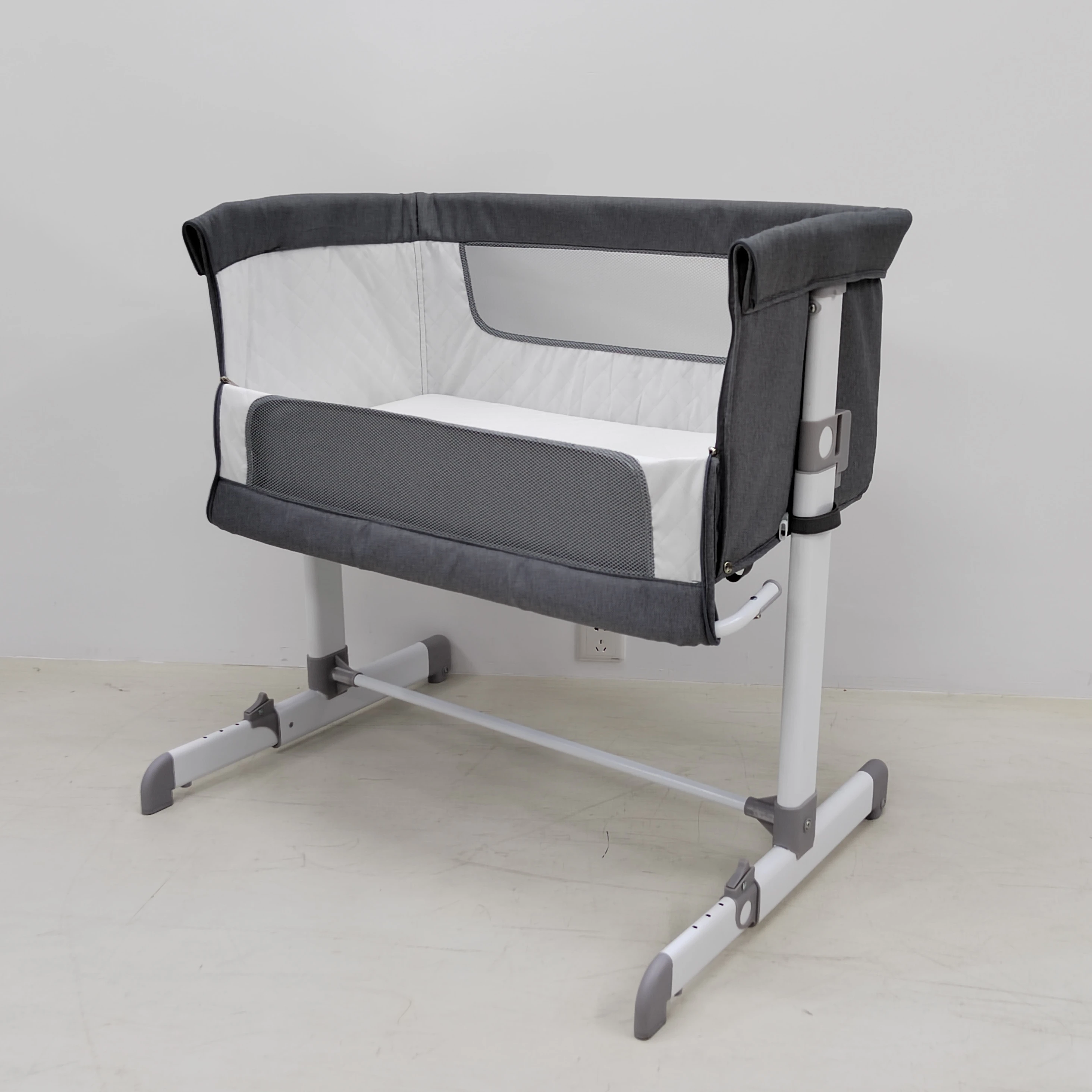 Hot Selling New Design Professional Manufacture Cheap Crib Baby Swing Cradle Drop Side For Baby hospital bedroom