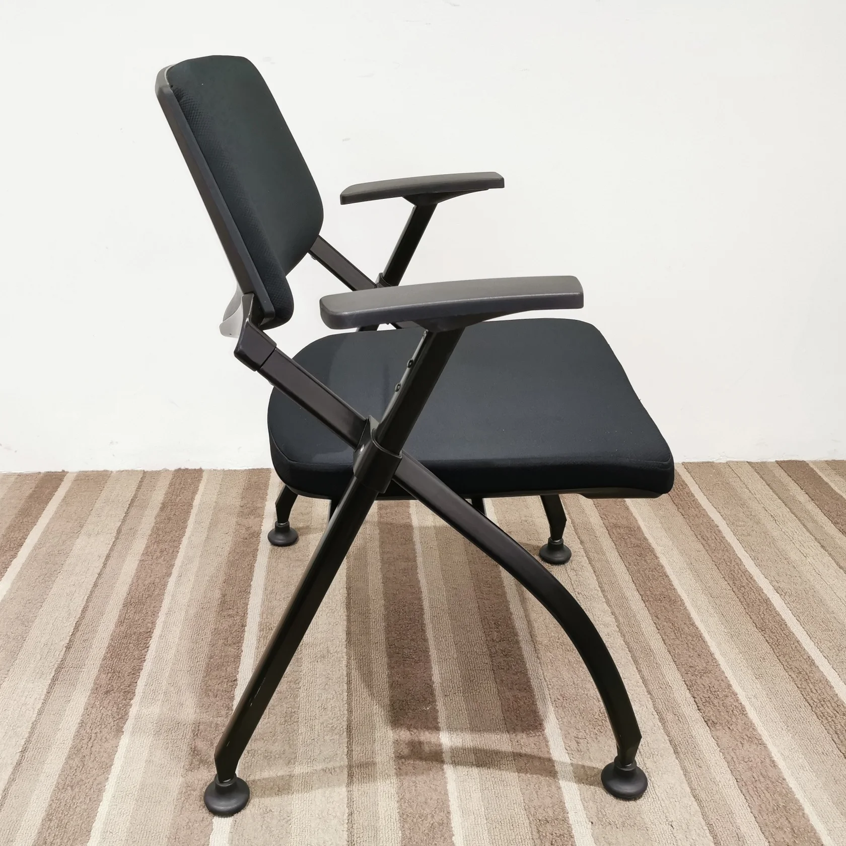 Commercial furniture stackable Full black X-cross metal frame Folding seat high school Chair for training center