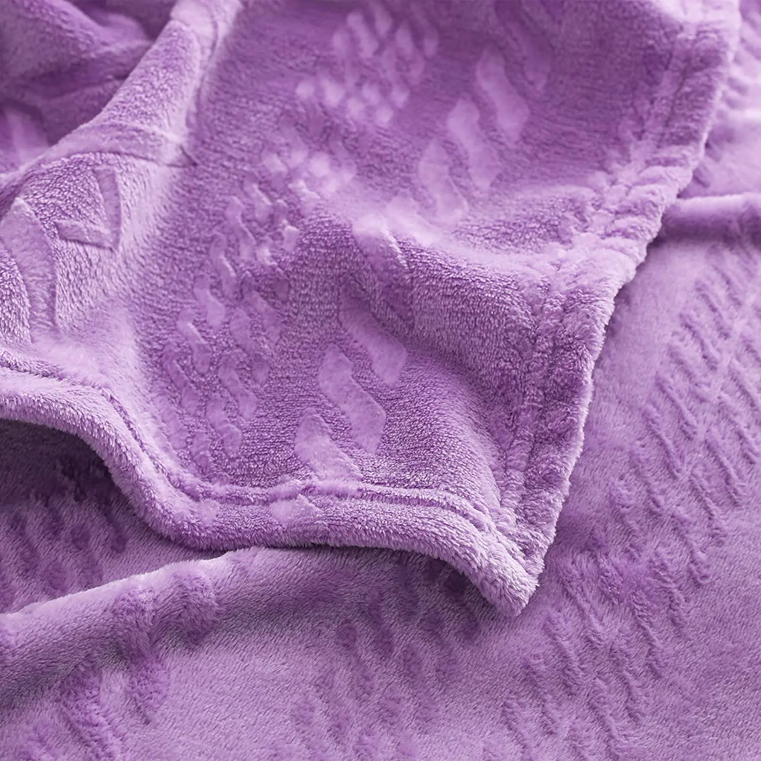 Manufacturers China Geometric Pattern Blanket Double Bed Warming Winter Comforter Blankets