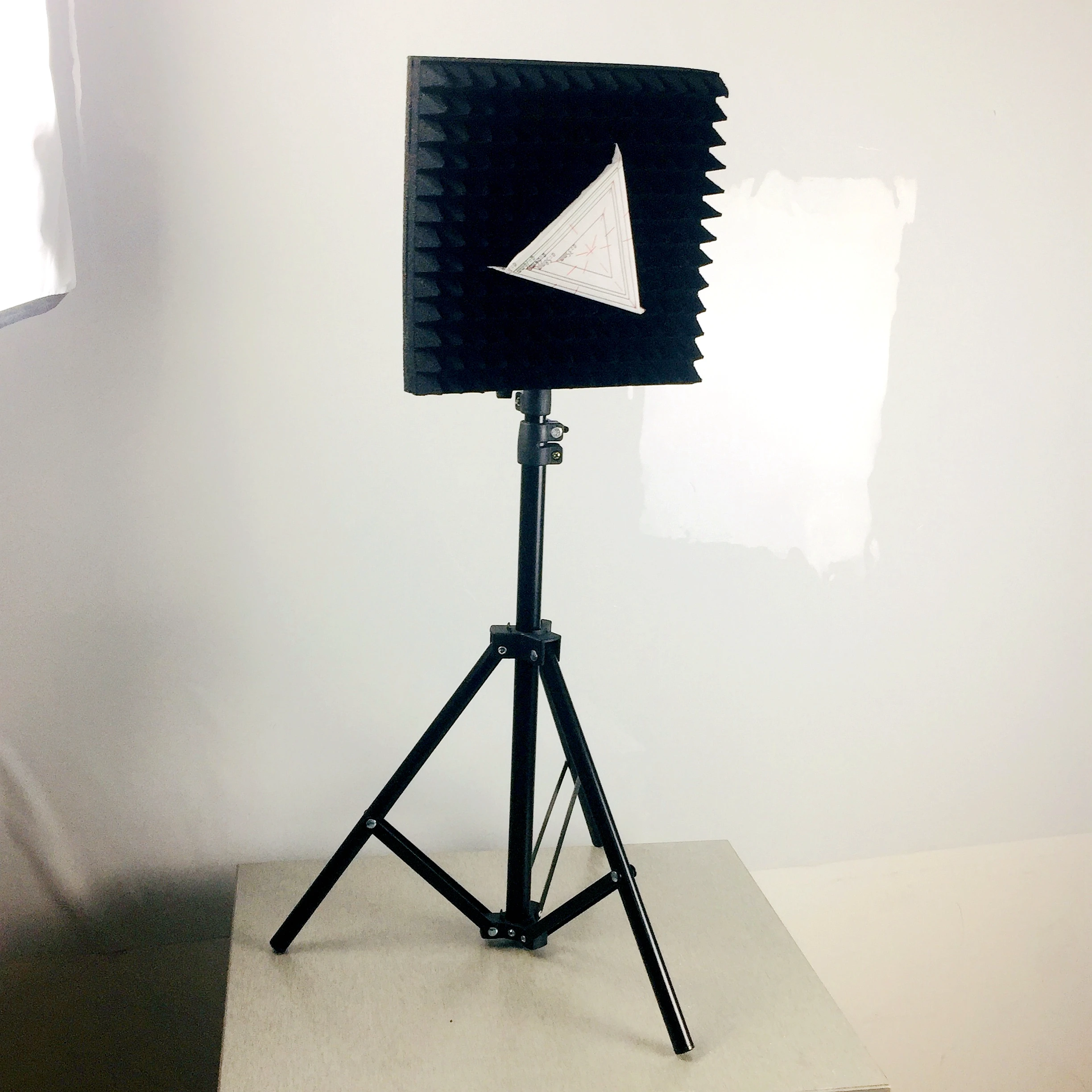 Radar angle reflector with bracket