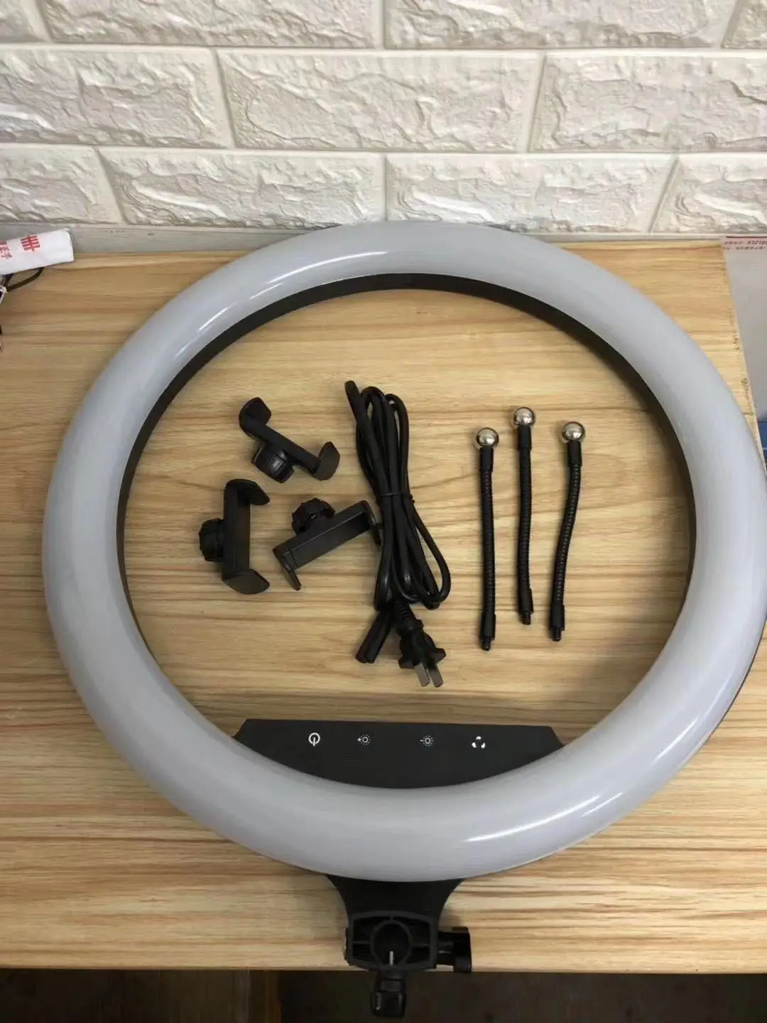 ring light Manufacturer supplier 2020 new selfie led ring light multi-function 18 inch ring light