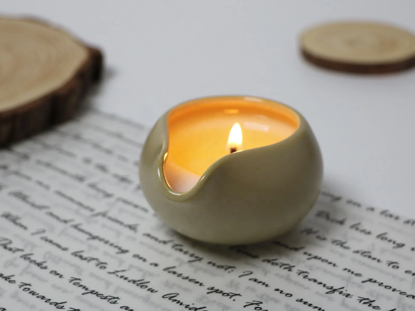 Hot Sale Ceramic Jars Scented Home Decoration Low Temperature Sensual Use Massage Oil Candles