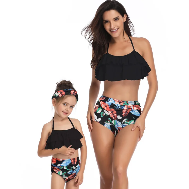 
2021 Mommy and Me Swimsuits Family Matching Swimwear Girls Bathing Suit Two Piece Ruffle Bikini Set 