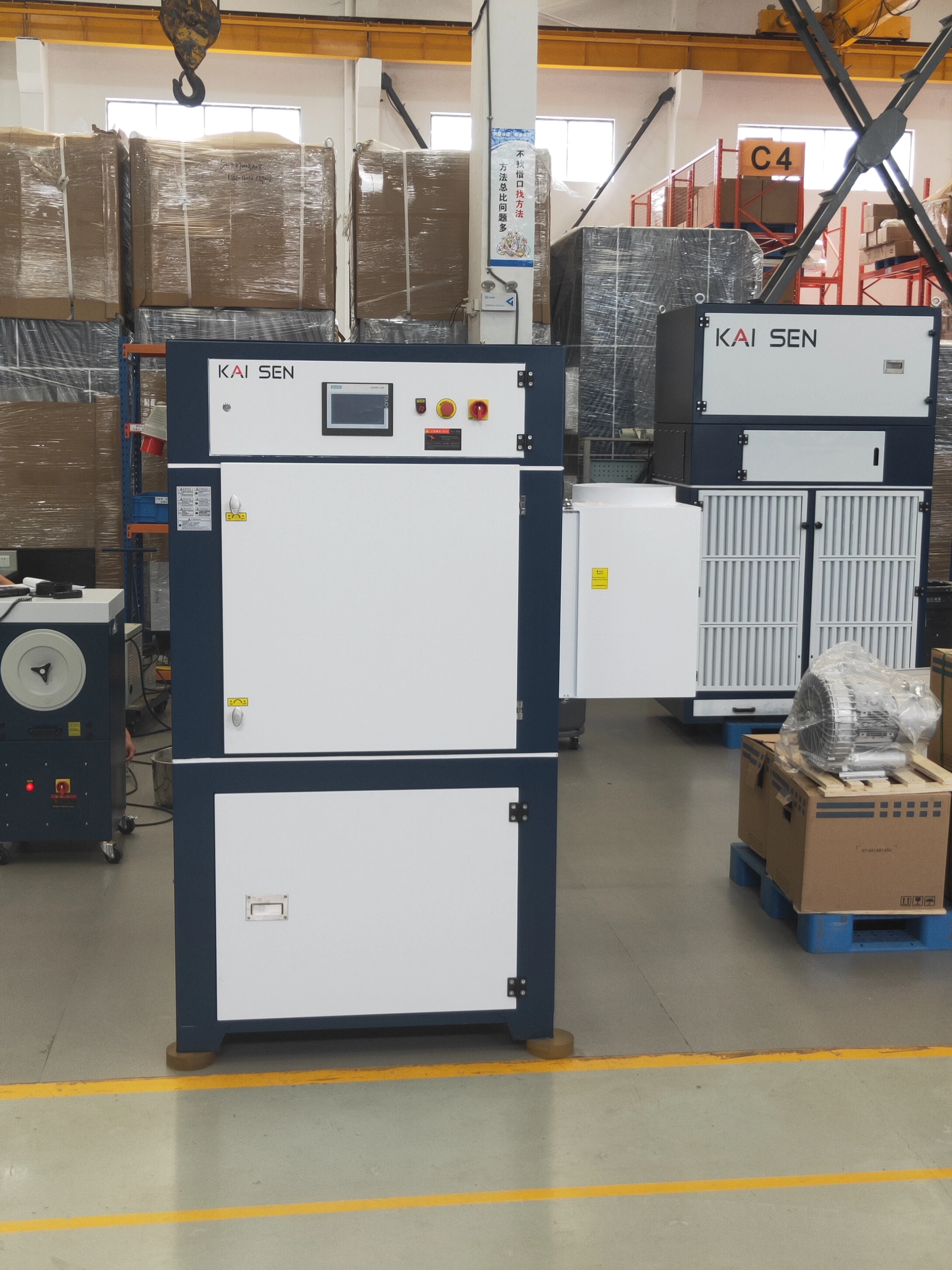 new machine fan motor is configured at the back of the extractor KSDC-8604B series dust collector