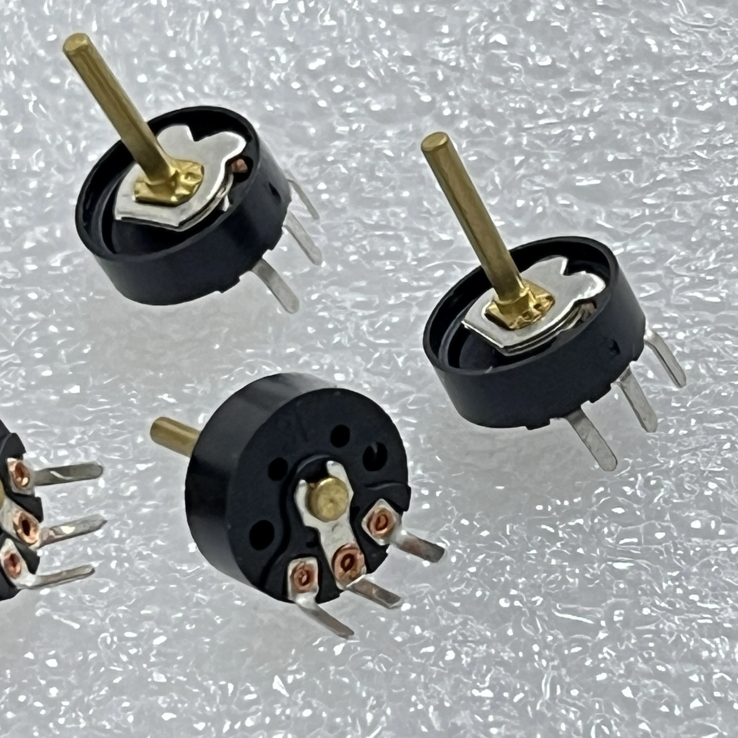 noble XV0711PH-0B5K SENSOR 357 SENSOR PP12SR SENSOR XV09914NPH7.75F0B10K potentiometer