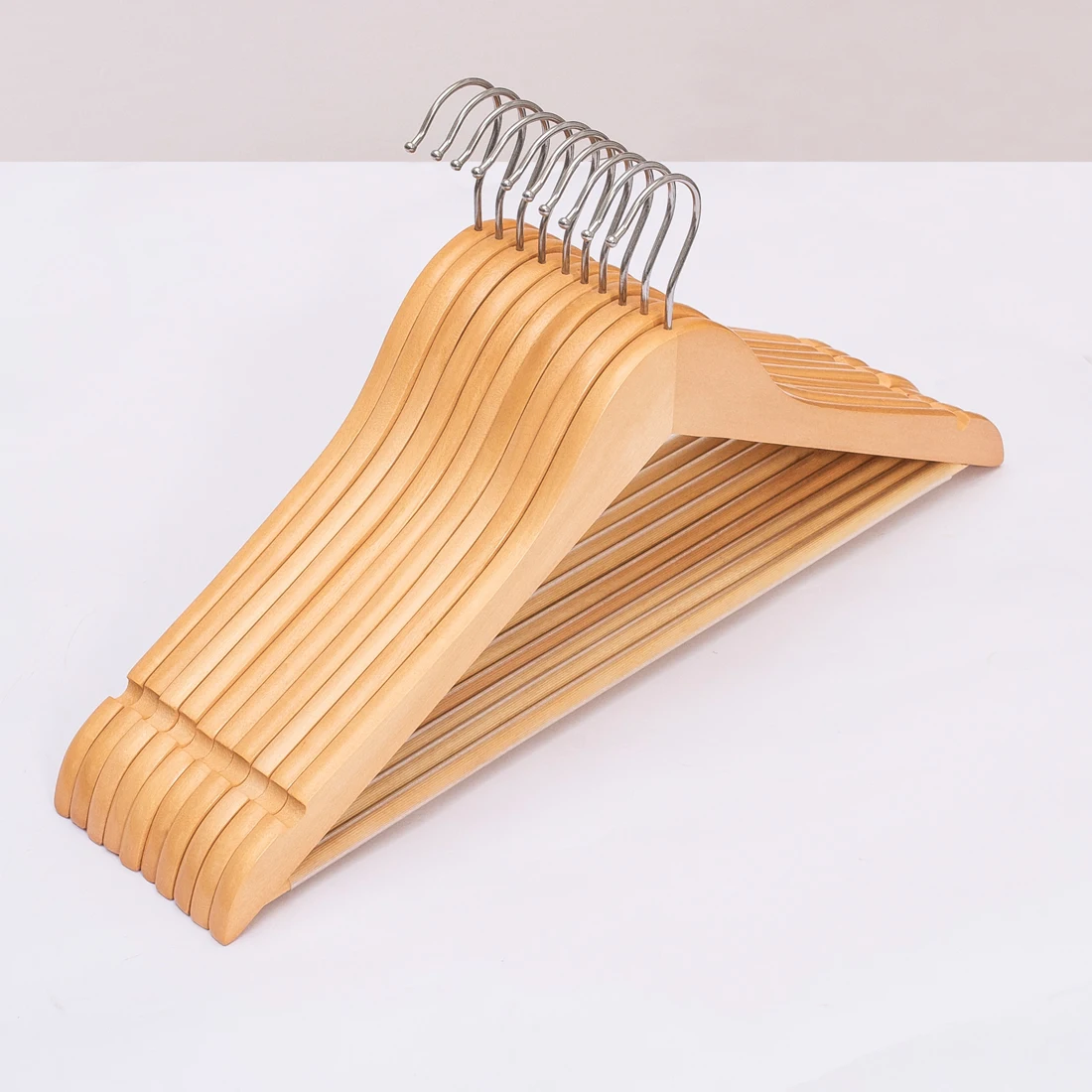 Classic Style Factory Price Wholesale Top Quality Cheap Wooden Hangers For Clothes