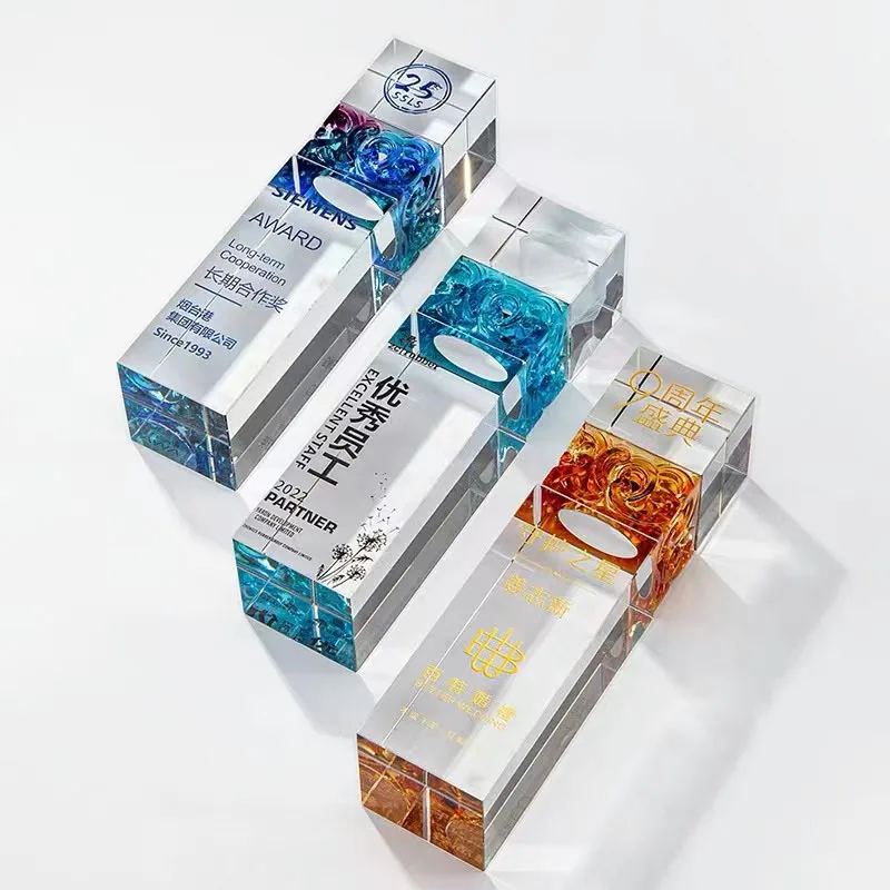 Wholesale creative design customized trophy beautiful eagle liuli k9 transparent engraved crystal trophy for business souvenir