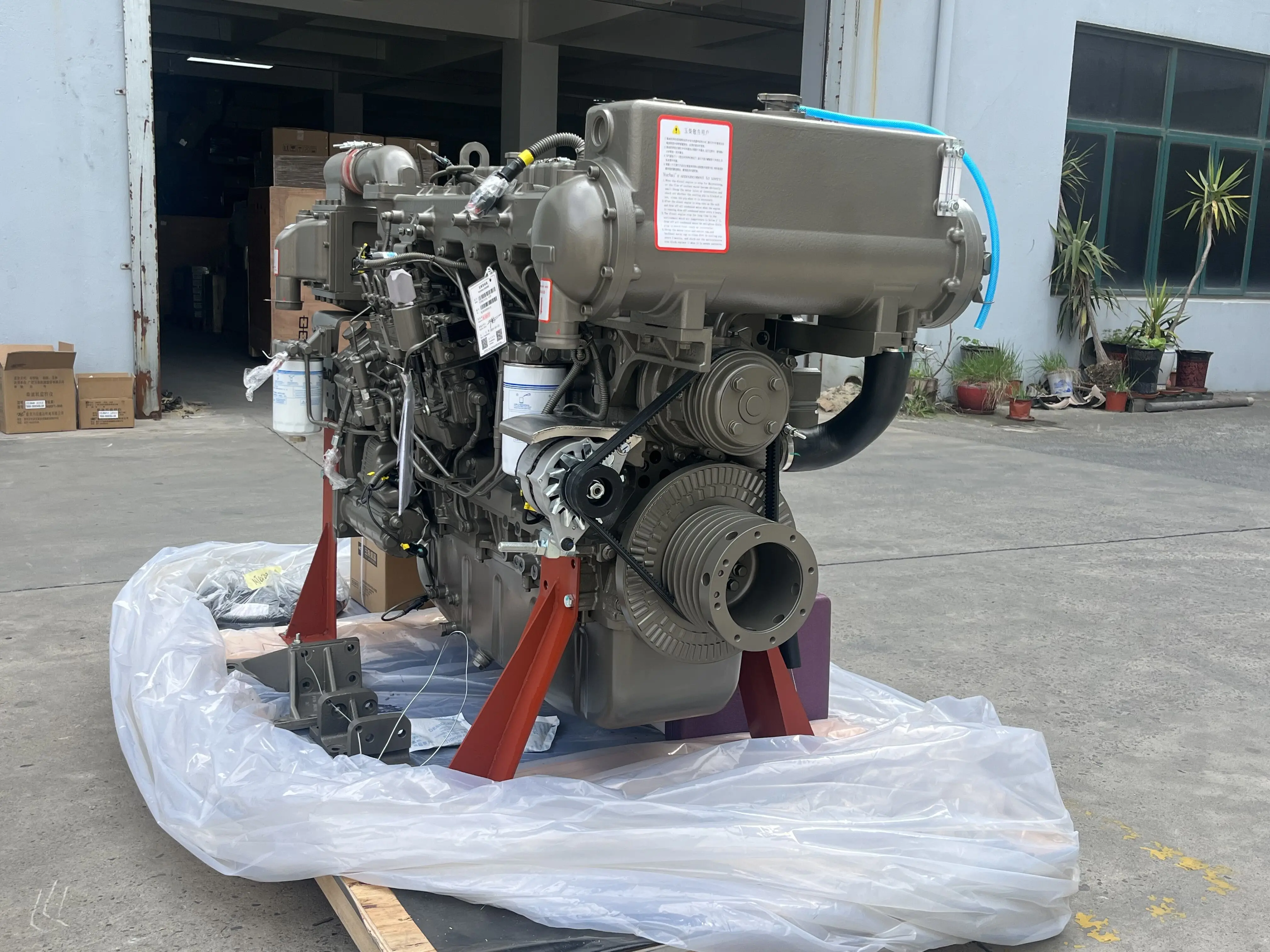 Good condition lower price Yuchai YC6MJ410L-C20 301kw 2100rpm 6-cylinder marine engines