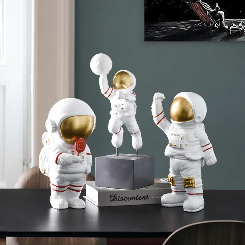 Creative space anime astronaut desktop resin craft ornament decor sculpture decorative objects