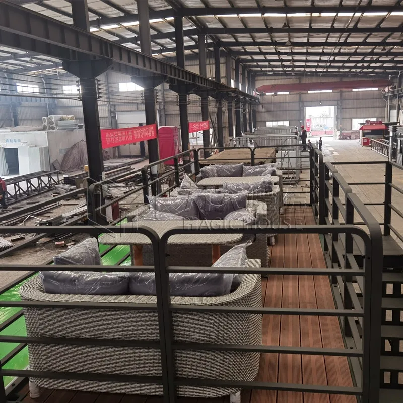 Versatile Two-storey Container Coffee Shop: Lift-able Terrace, Customizable Design, and On-the-Go Brewing