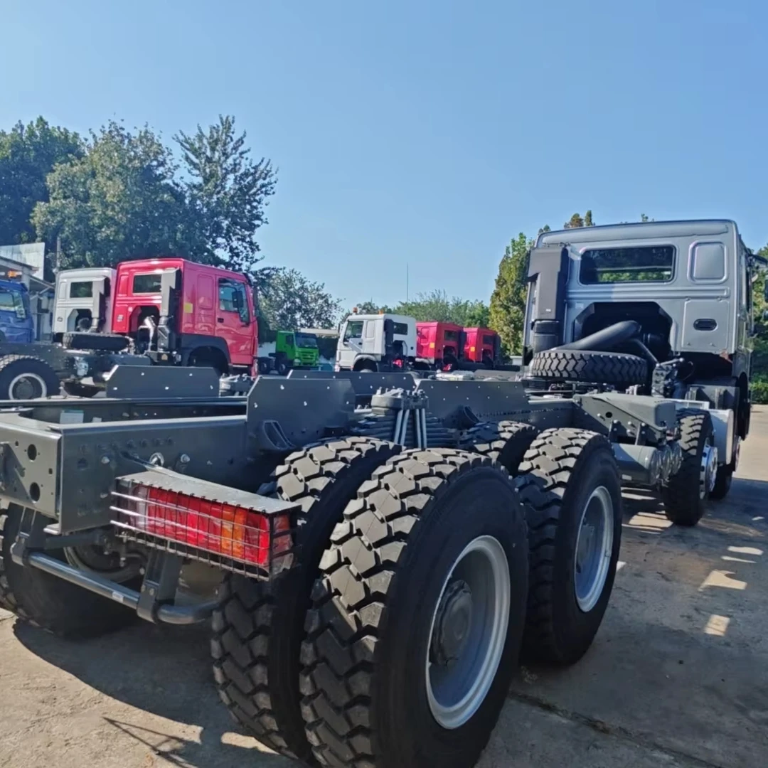 Chinese Brand SINOTRUK HOWO 371hp Tipper Chassis 6x4 Right-rudder