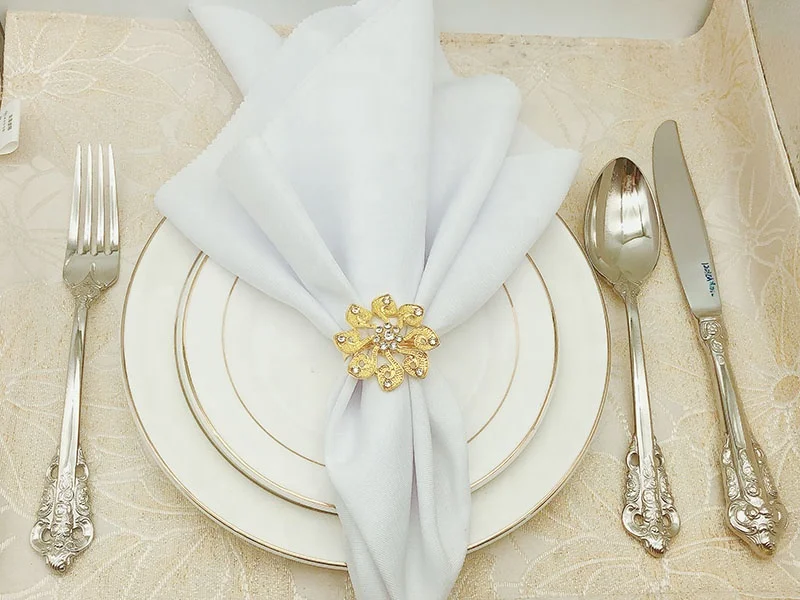 Luxury Flower Napkin Ring Gold Metal Napkin Rings Holder Crystal Diamond Dinner Napkin Rings wedding Table Decoration HWD39