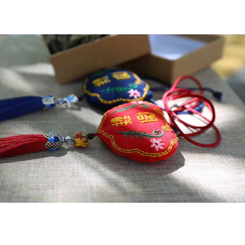 Chinese traditional sachet gifts handcrafted embroidered sachet pendants creative and auspicious embroidered sachets