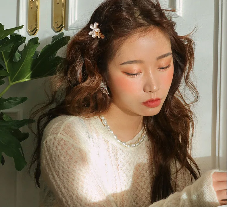 Fashion Flower Hairpin Pearl Duckbill Clip Girl Bangs Clip Daisy Style Hair Clip for Women Girls