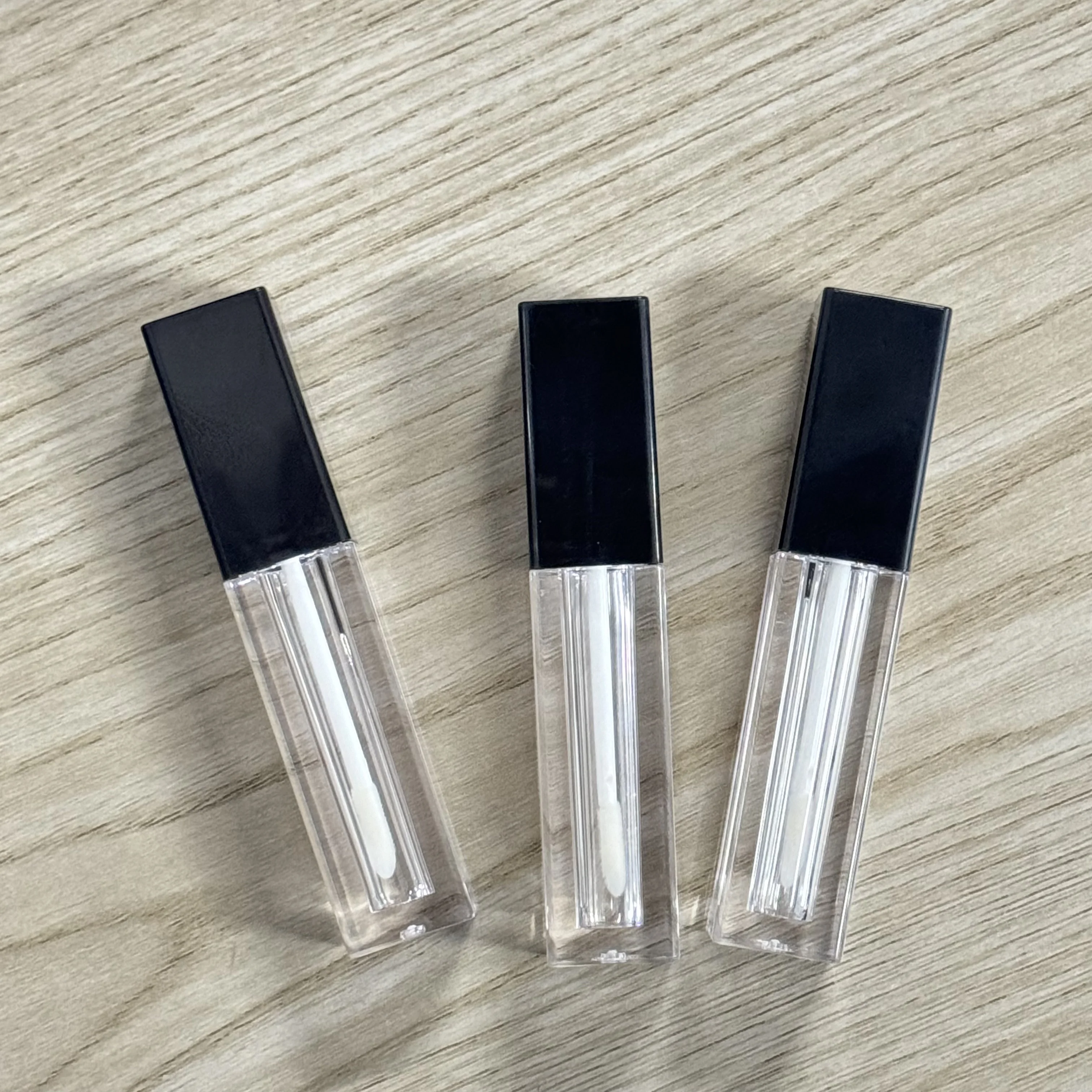 In Stock White Black Cosmetic Square PInk Luxury Custom Lipgloss Makeup Lip Gloss Tube Travel Lipgloss Tubes Lip Glaze Container