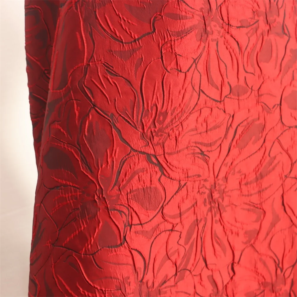 Jiayi Branded Factory Direct Wholesale 172GSM Big Red Flower Feature of Dress Home-textile Soft and Breathable Jacquard Fabric