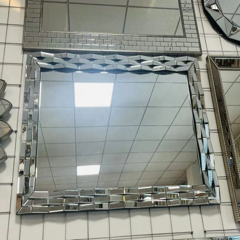 Minimalist Design Round Crushed Diamond Glass Mirrored Decorative Mirror