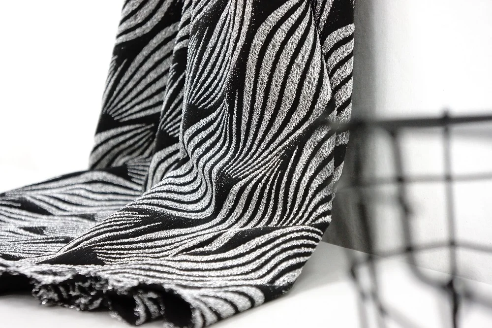 TS-E6001-9 Patterned metllic knit jacquard fabric black silver lurex fabric