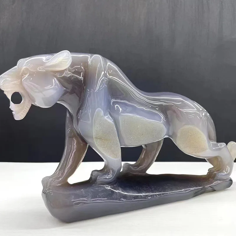 fine good quality agate tiger eye crystal hang caved animal leopard statue