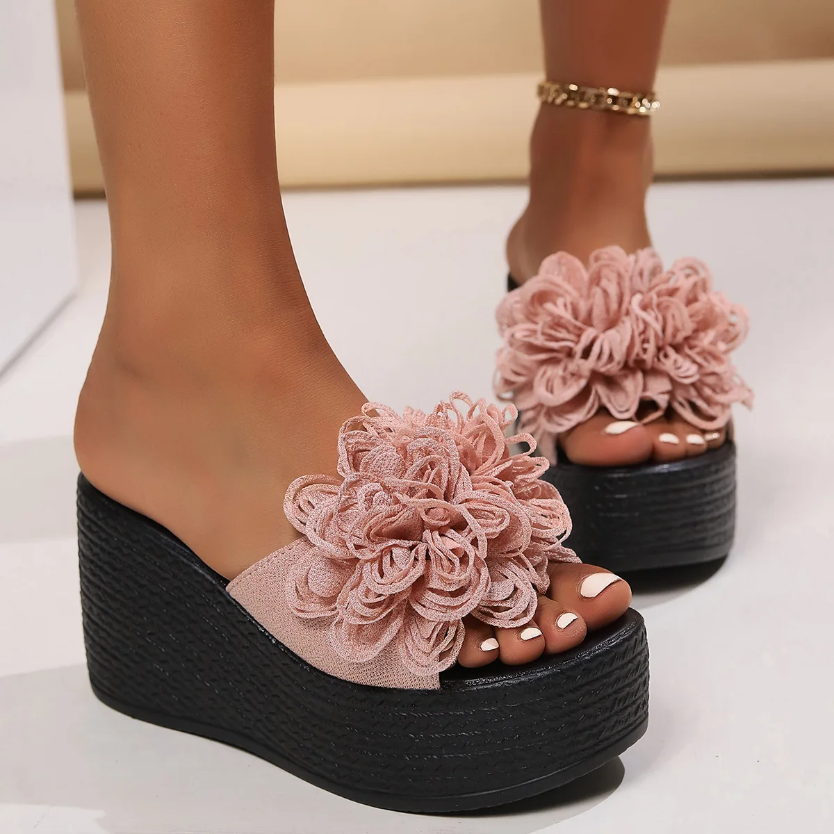2024 Cross border New Pohe European and American Fish Mouth Slippers Large Beach Slippers Cool Slippers for Women