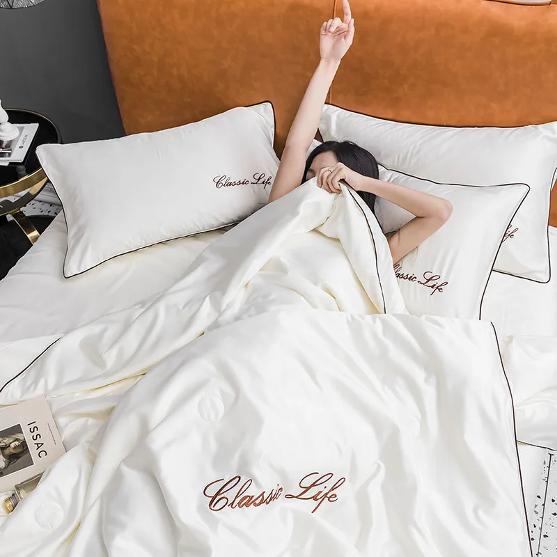 Летнее современное роскошное атласное одеяло, однотонное мягкое одеяло с охлаждением и кондиционированием воздуха, шелковое одеяло для отеля и дома