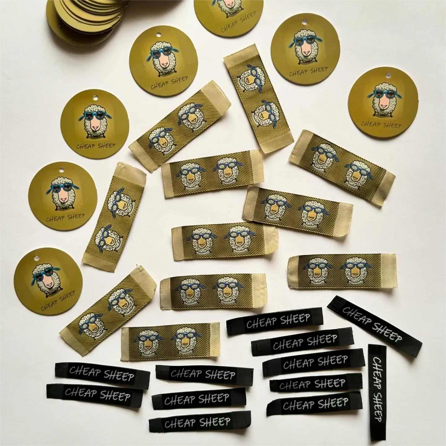 Custom Brand Name Clothing Sewn Logo Stitching Garment Woven Label for Textile Products