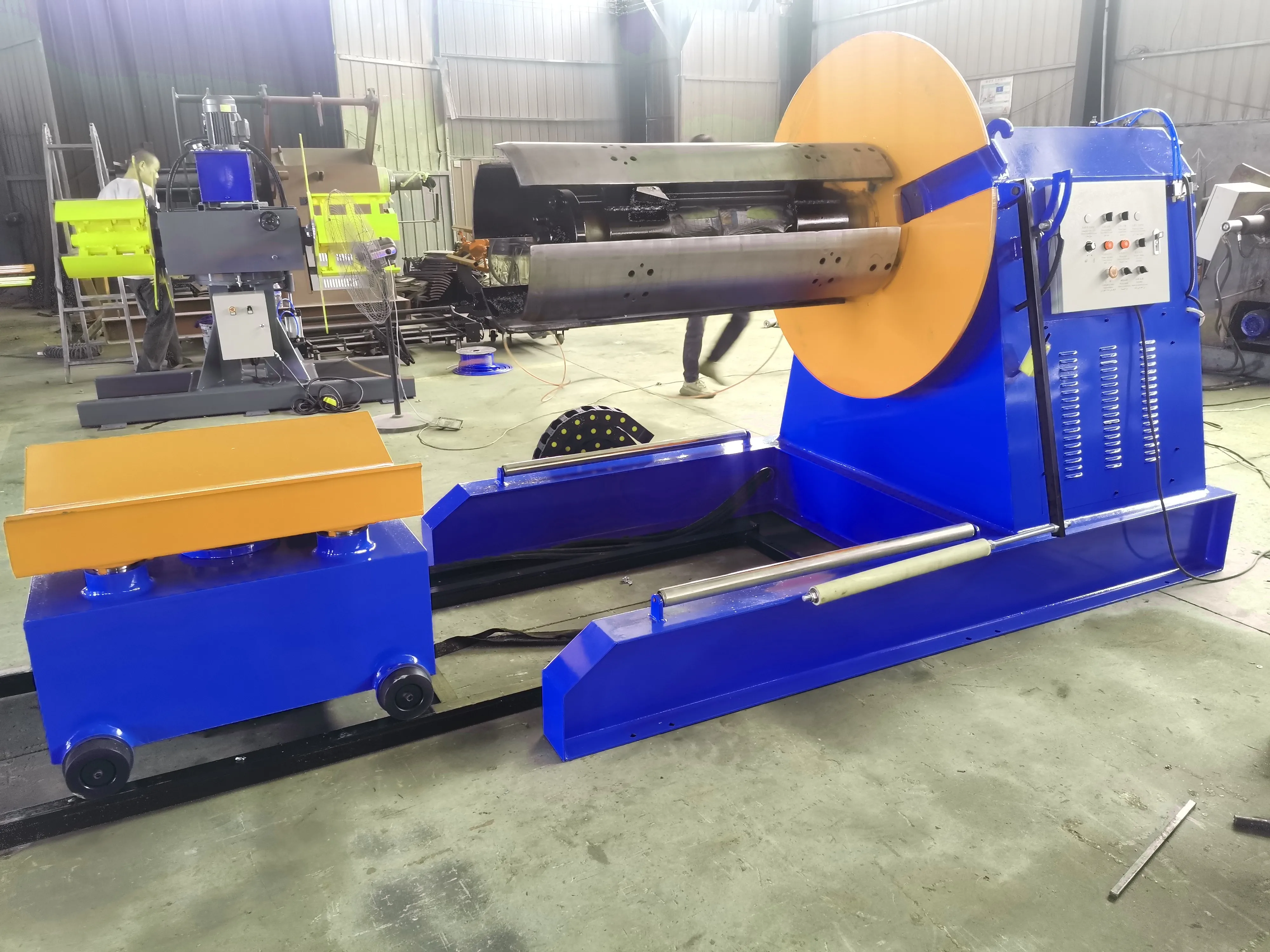 2023 factory direct commercial hydraulic decoiler recoiler uncoiler machine with small car in China