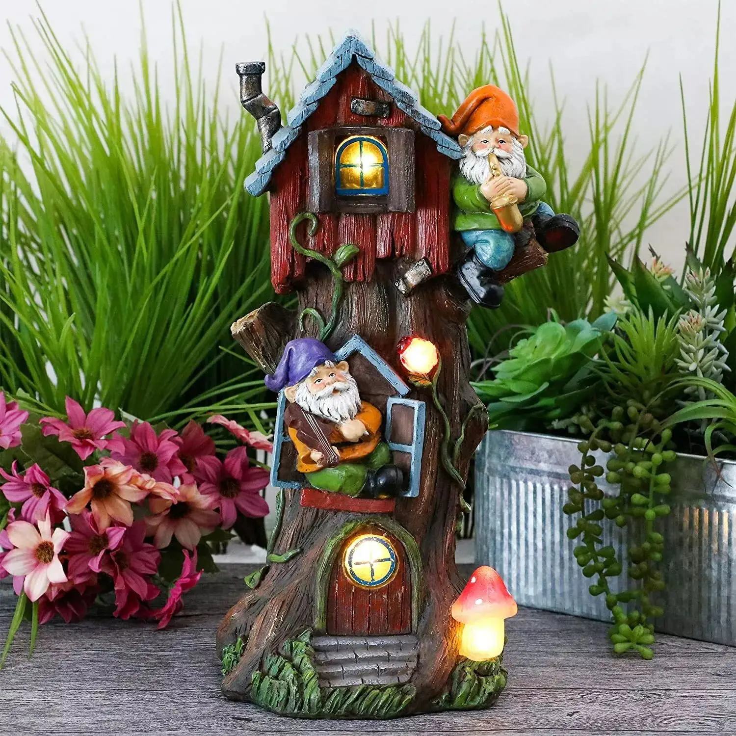 Светлая Статуэтка для дворика