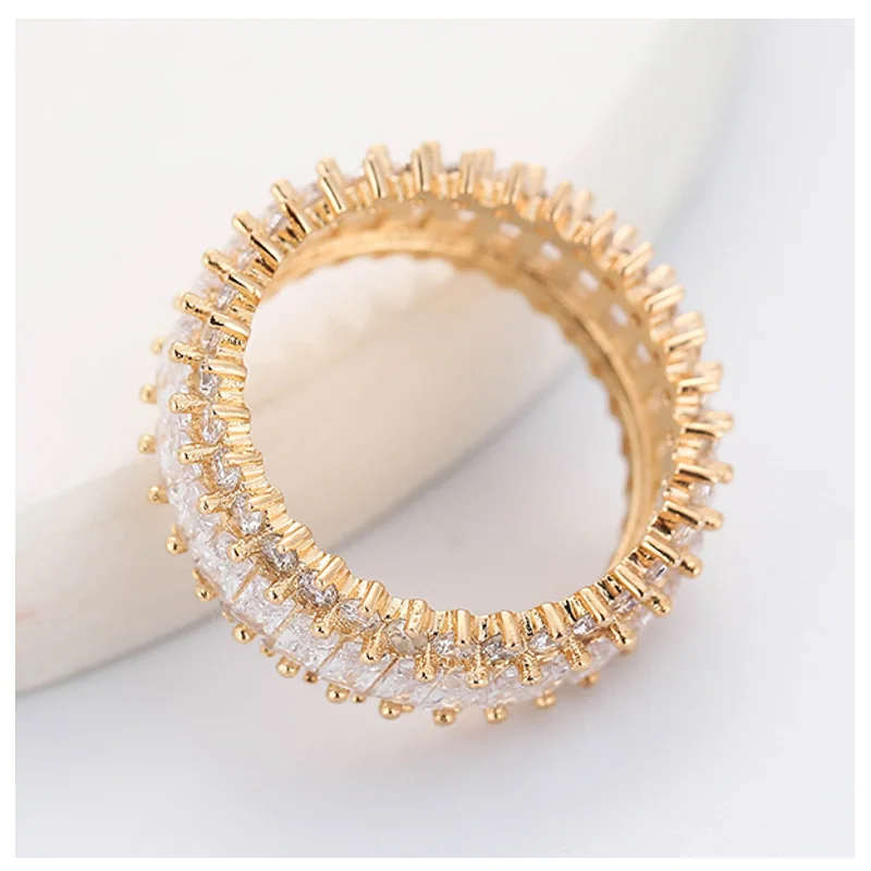 Hot sale european exquisite popular women rings Well Designed cubic zirconia wedding rings