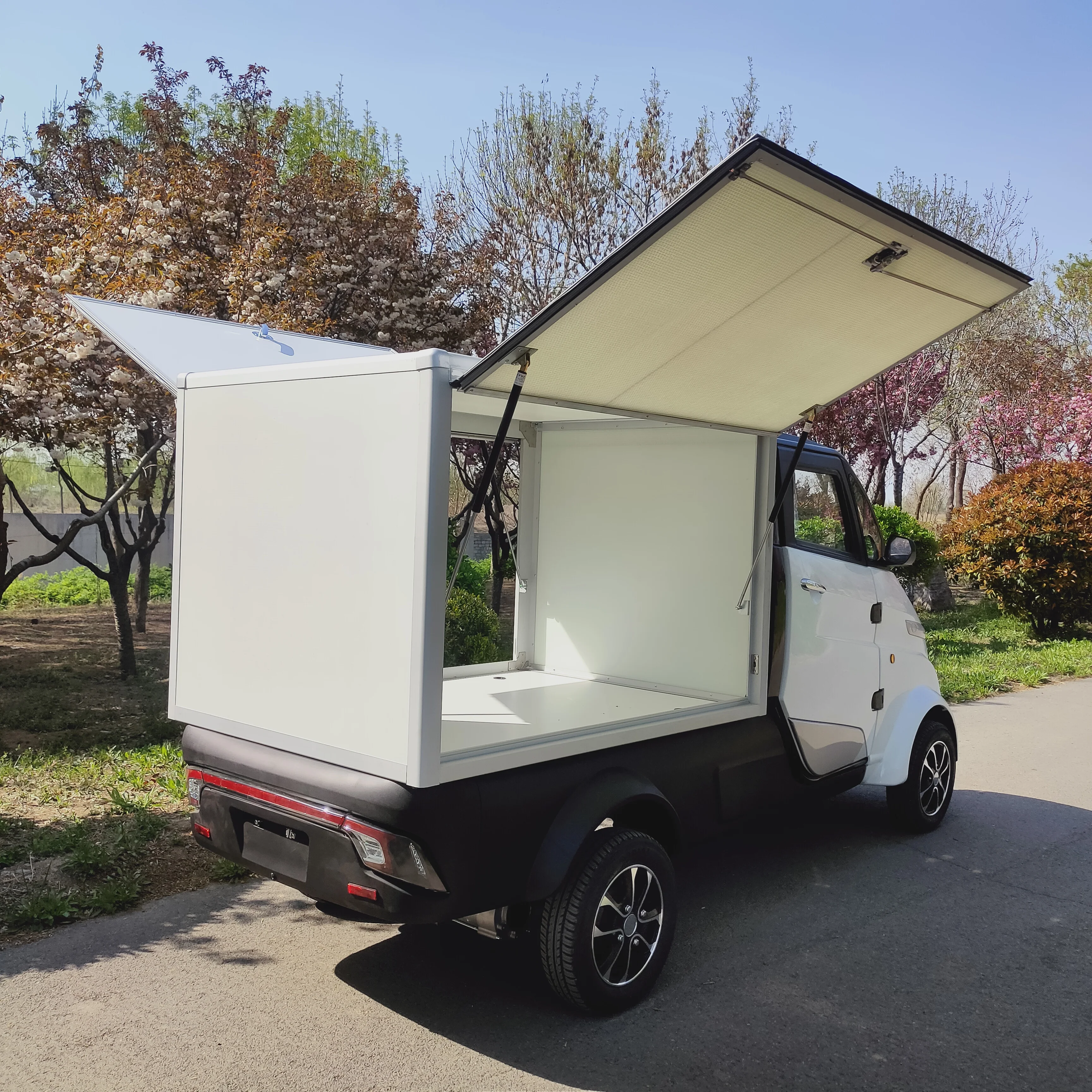 Chinese cargo delivery mobile ice cream van with 4 wheel