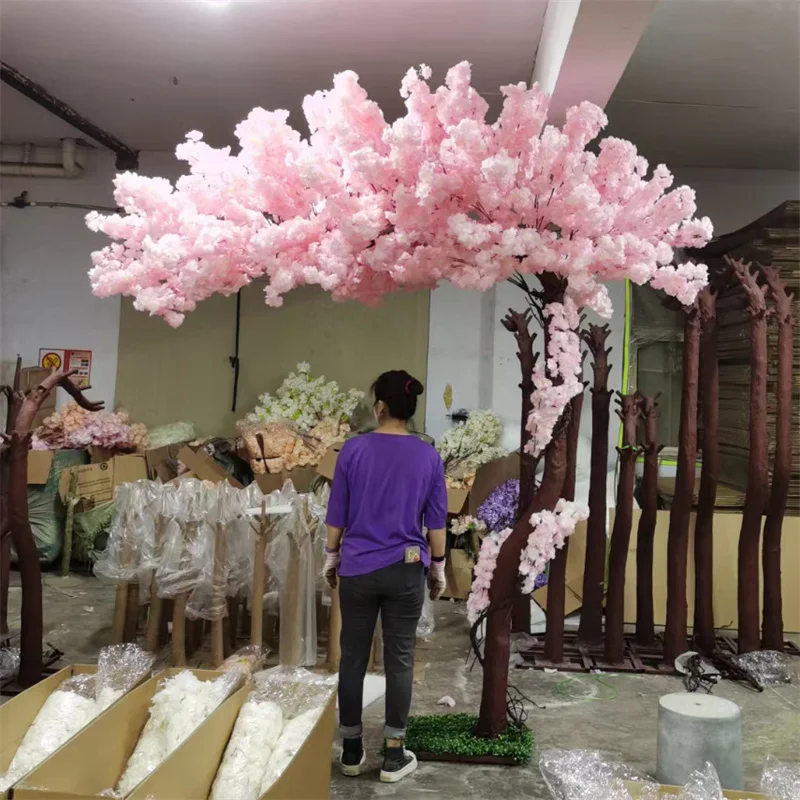 A Extended Sakura Floral Cherry Flower Tree Wedding Curved White Artificial Cherry Blossom Tree for Event Indoor Outdoor Decor