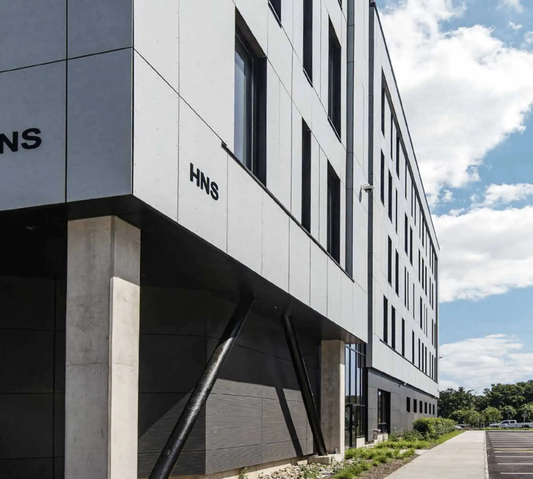 New Building Construction Materials Wooden Texture Fiber Cement Board Exterior Wall DecorationWaterproof Fireproof Wall Cladding